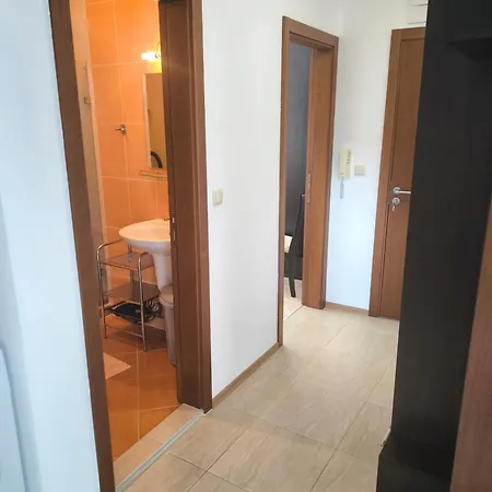 светлая на 4 этаже * Ravda