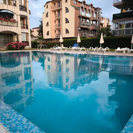 Apartament светлая на 4 этаже Ravda