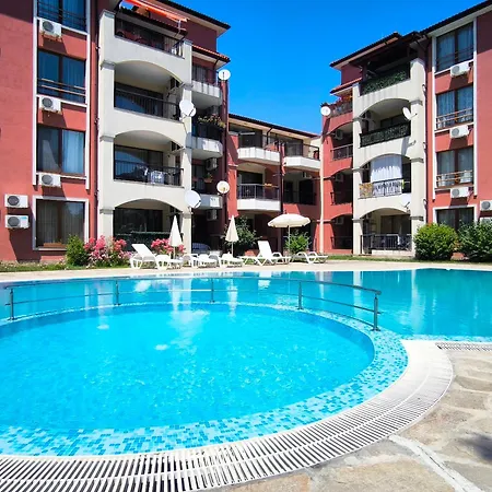 светлая на 4 этаже Apartment