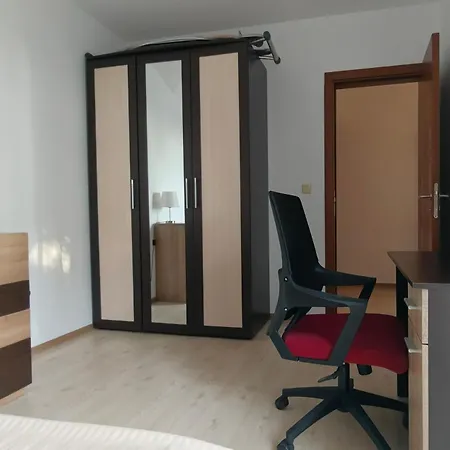 светлая на 4 этаже Apartment *